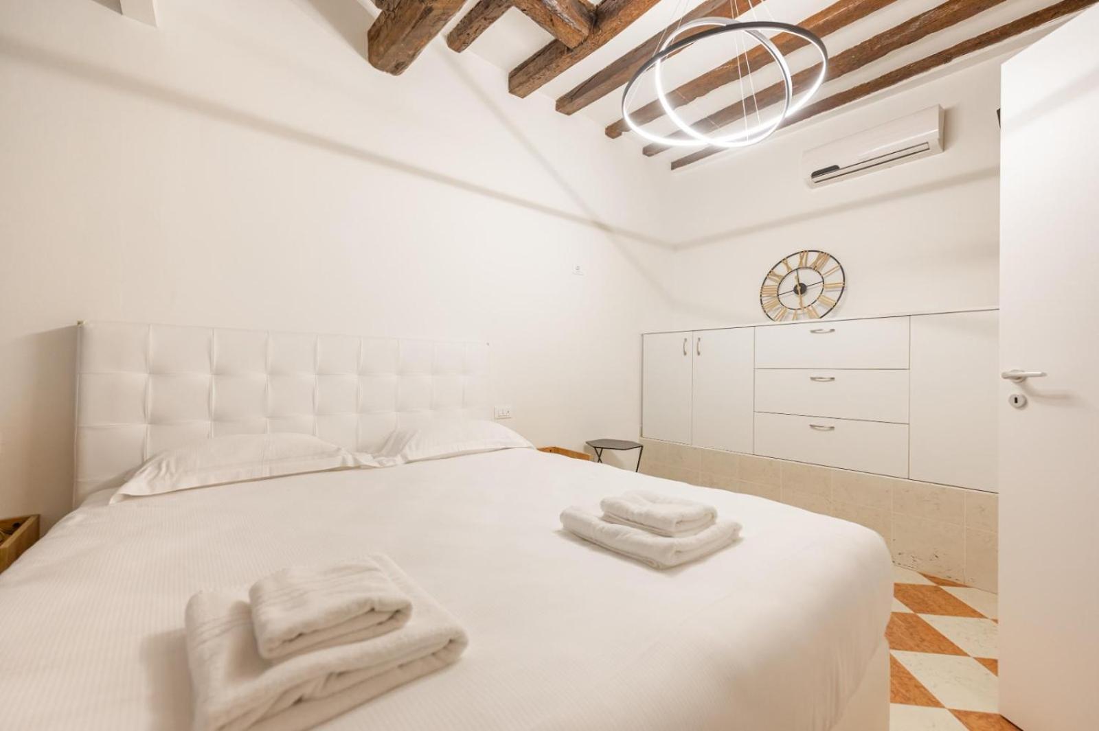 Deluxe Suite,1542560452:JPEG